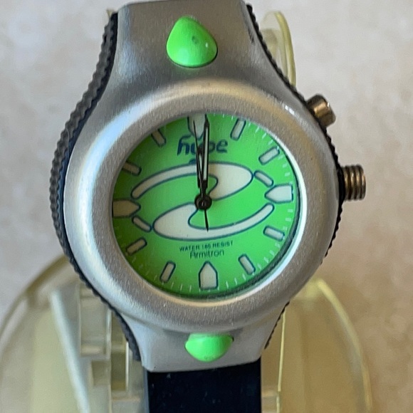 Armitron lady battery water resistant w/light - Picture 1 of 4